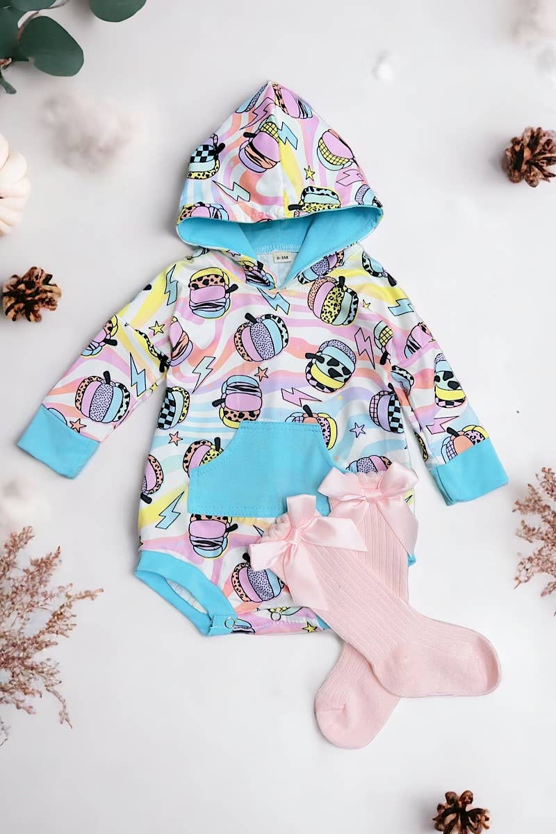 🍁MULTI-PRINTED PUMPKIN BABY ONESIE W/HOODIE. LR042602-WEN