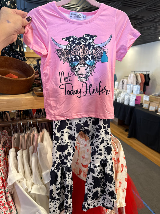 Highland Bellbottoms Outfit